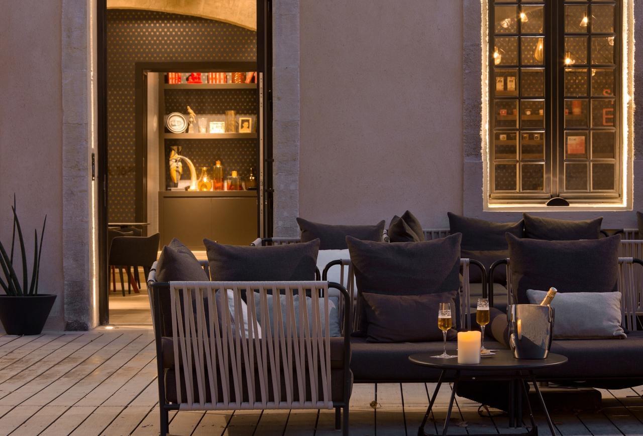 Boutique Hotel Des Remparts & Spa Aigues-Mortes Bagian luar foto