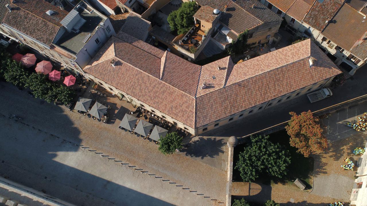 Boutique Hotel Des Remparts & Spa Aigues-Mortes Bagian luar foto